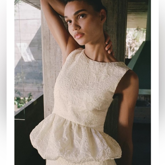 NWT ZARA TEXTURED PEPLUM TOP SIZE M 
🚨FIRM PRICE NO DISCOUNT - Picture 4 of 15